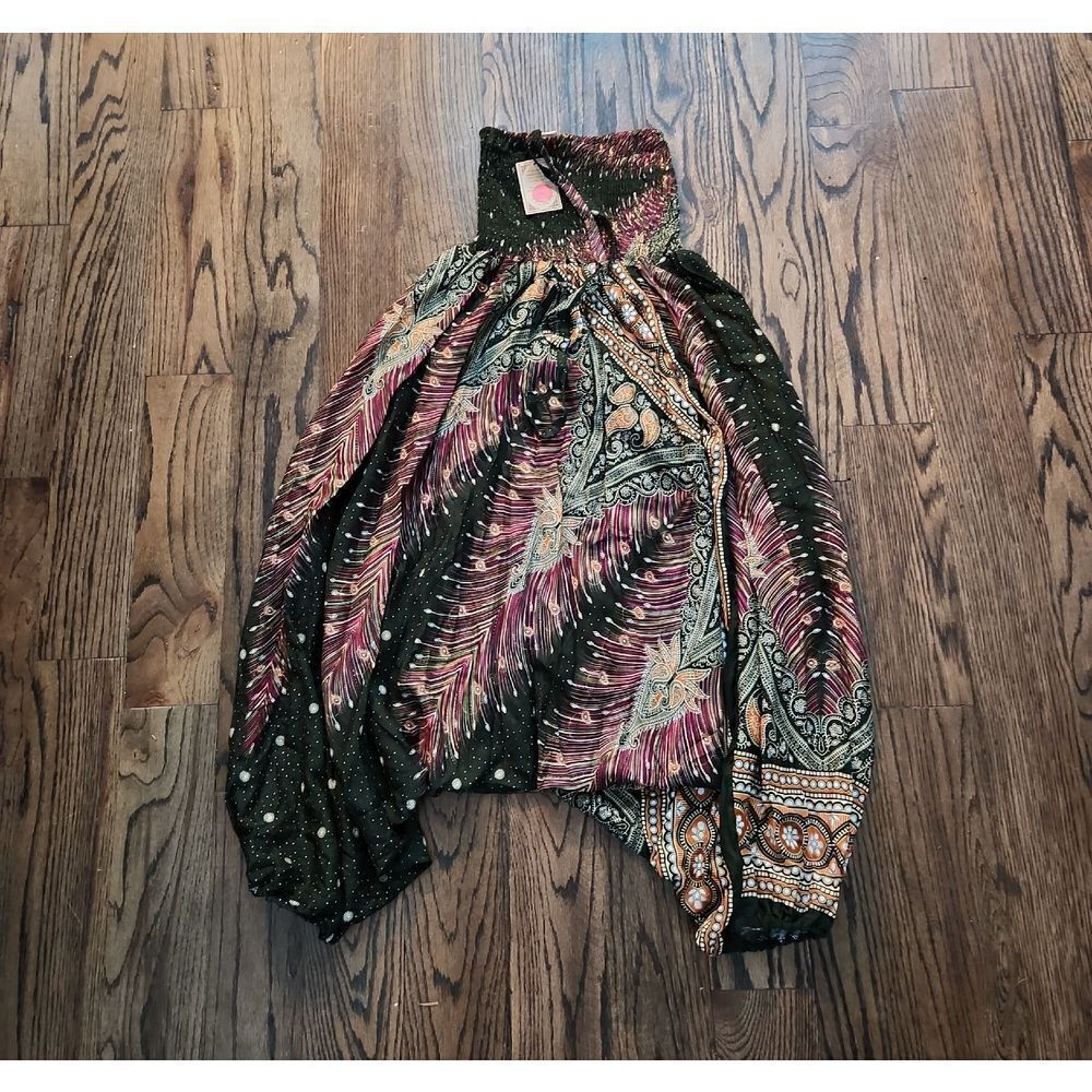 Kathmandu Imports In Multicolors NWT